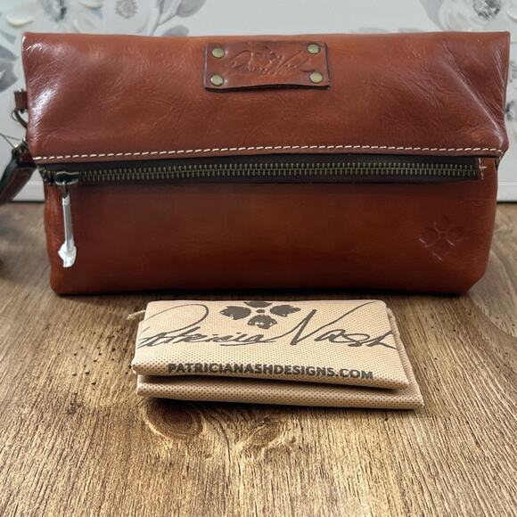 Patricia Nash Valerie Tan Leather Clutch Wristlet - Picture 11 of 11